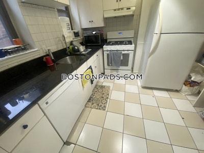 Mission Hill 3 Beds 1 Bath Boston - $4,100