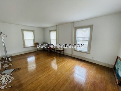 Somerville 6 Beds 2 Baths  Tufts - $7,800