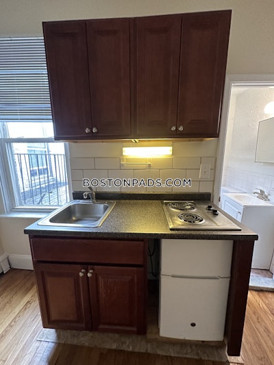 Mission Hill Studio 1 Bath Boston - $1,595 50% Fee