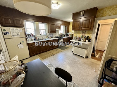 Brighton 2 Bed, 1 Bath Unit Boston - $2,700 No Fee