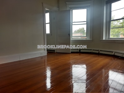 Brookline 2 Beds 1 Bath  Washington Square - $2,600