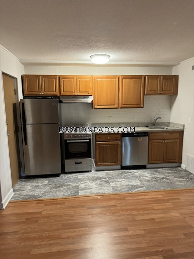 Cambridge 3 Beds 2 Baths  Porter Square - $3,200 No Fee