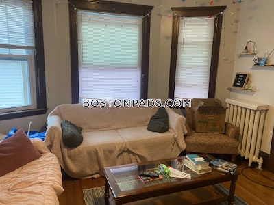 Somerville 4 Beds 1 Bath  Tufts - $4,900