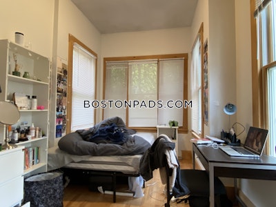 Somerville Apartment for rent 5 Bedrooms 1 Bath  Tufts - $6,375