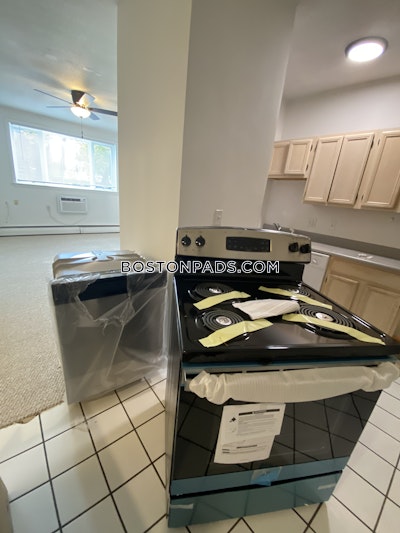 Jamaica Plain Nice 1 Bed 1 Bath available 12/1 on Evergreen St. in Jamaica Plain  Boston - $2,600